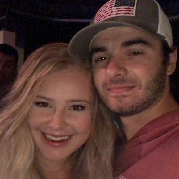 Meet your Posher, Tori - Picture 1 of 1